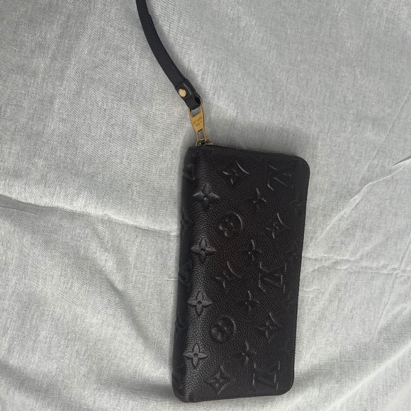 louis vuitton  Monogram Empreinte Leather zippy wallet - Picture 1 of 7